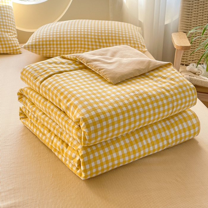 91家纺网 家纺一手货源 找家纺 老帅的工厂店 2025新款云朵棉无印风格子夏被 黄小格