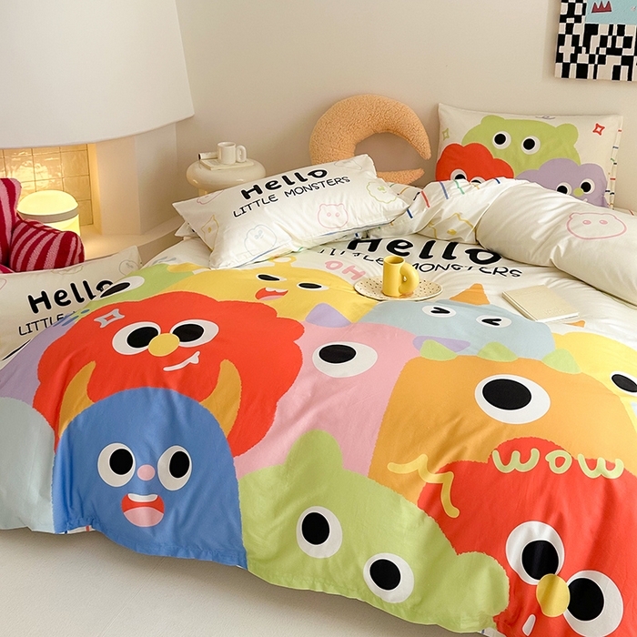 91家纺网 家纺一手货源 找家纺 卧趣家纺 2025新款全棉大版卡通数码印花纯棉四件套 呆萌小怪兽
