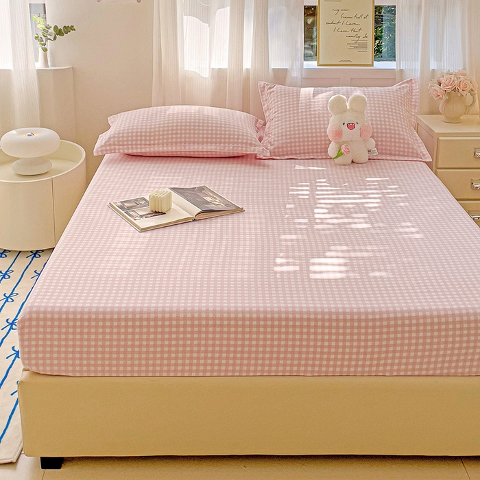 91家纺网 家纺一手货源 找家纺 恬澳家纺 2025新款森系水洗棉无印风单床笠场景二 森系-粉格