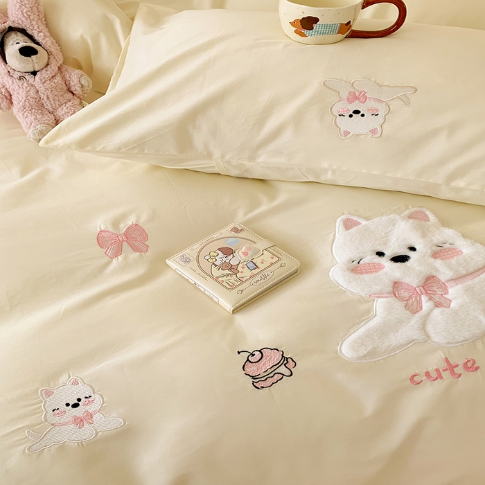 91家纺网 家纺一手货源 找家纺 蜜柚2025新款全棉纯棉贴布绣四件套 西高地-奶白