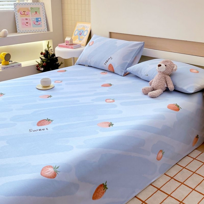 91家纺网 家纺一手货源 找家纺 ME/ERA HOME寐时代 2025新款全棉老粗布床单款三件套 全棉卡通-草莓-蓝