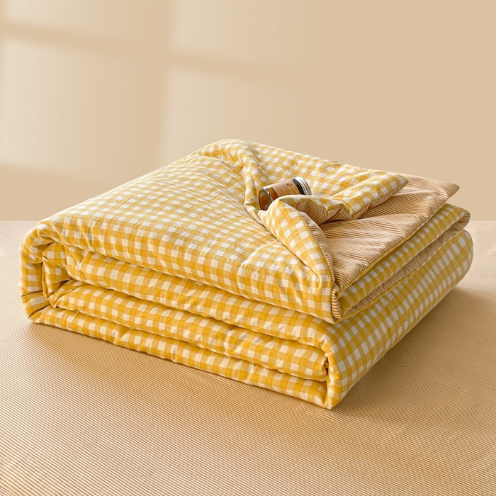 91家纺网 家纺一手货源 找家纺 老帅的工厂店 2025新款云朵棉无印风格子夏被 黄小格