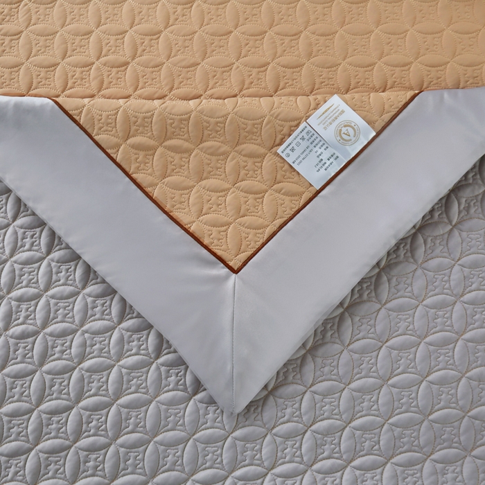 91家纺网 家纺一手货源 找家纺 OL家纺2025新款凉感丝夏被床盖款三件套 摩卡棕