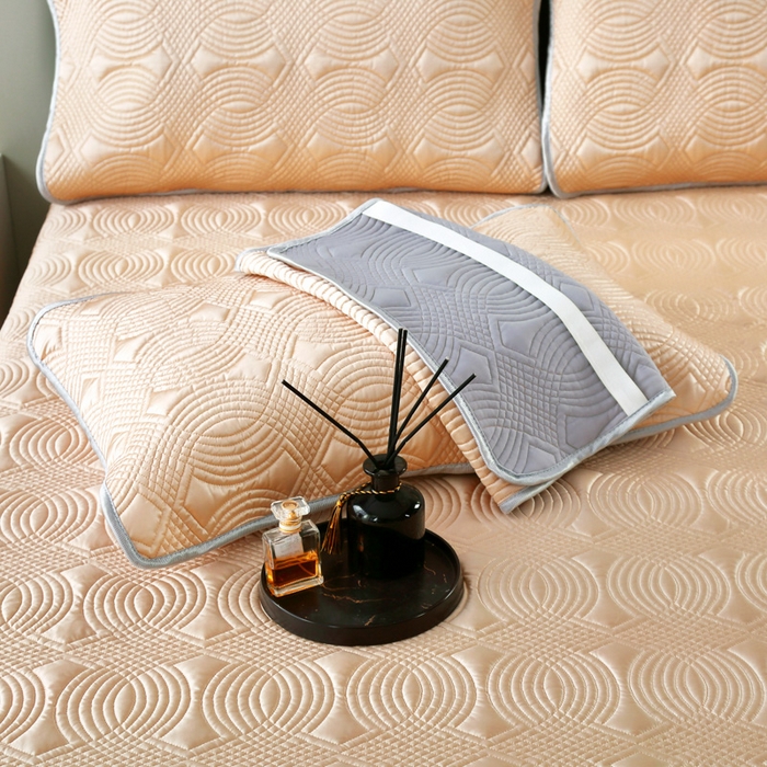 91家纺网 家纺一手货源 找家纺 OL家纺2025新款冰丝绸夏被床盖款三件套 粉橘色