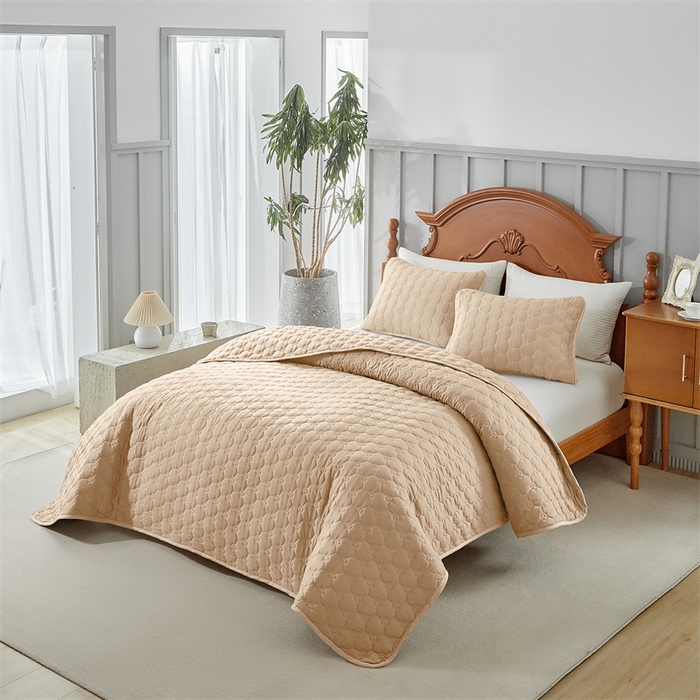 91家纺网 家纺一手货源 找家纺 温宁2025新款纤水洗棉麦穗夹棉四季足球格床盖 米色