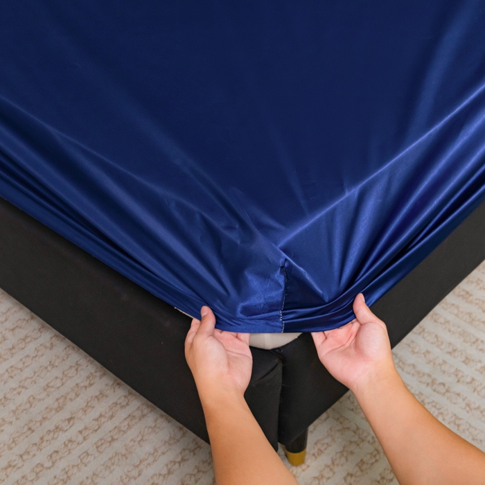 91家纺网 家纺一手货源 找家纺 梦舒羽2025新款防水冰丝纯色床笠凉爽柔顺床垫保护罩 防水冰丝床笠-深海蓝