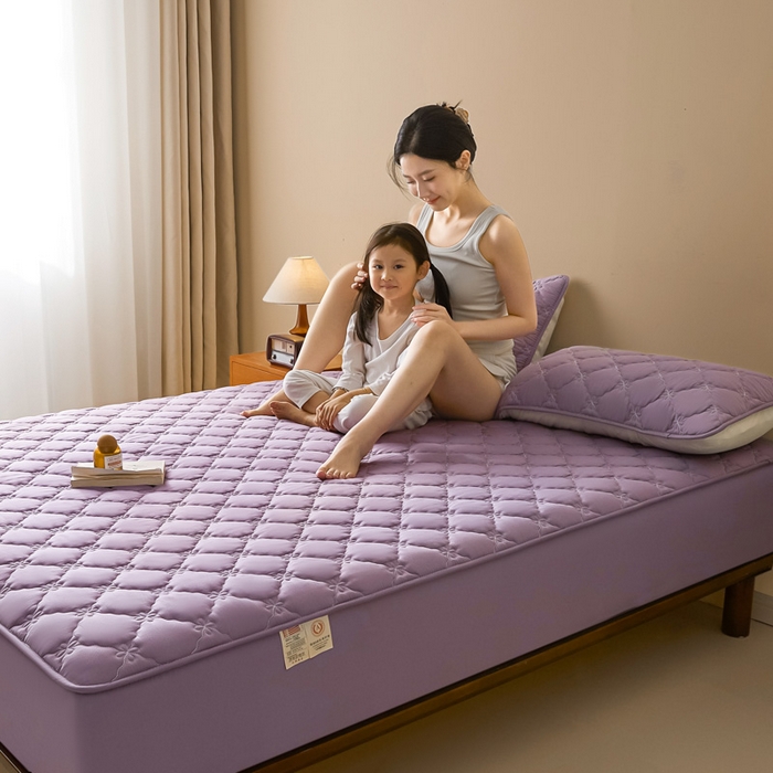 91家纺网 家纺一手货源 找家纺 鑫钰2025新款防水纯棉全棉夹棉床笠--四叶草黄墙 四叶草-紫