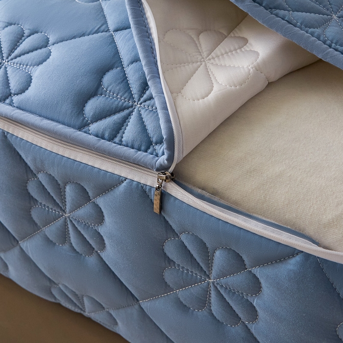 91家纺网 家纺一手货源 找家纺 鑫钰2025新款纯棉全棉六面全包床笠 桃花-全包床笠-湖蓝