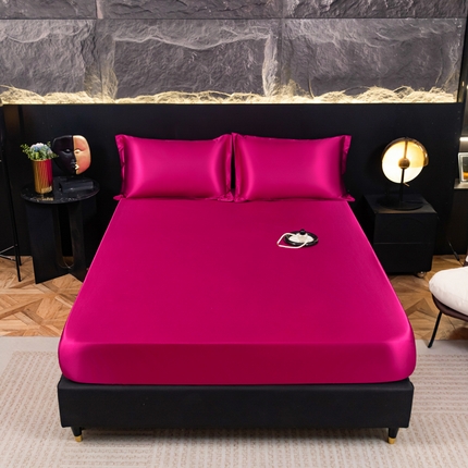 91家纺网 家纺一手货源 找家纺 圣比熊2025新款防水冰丝纯色床笠凉爽柔顺床垫保护罩 防水款-玫红色