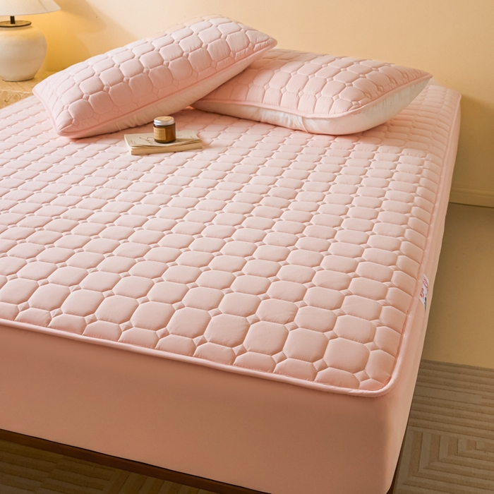 91家纺网 家纺一手货源 找家纺 鑫钰2025新款防水加厚夹棉原棉床笠防滑隔脏床垫套保护罩 简格-优雅粉