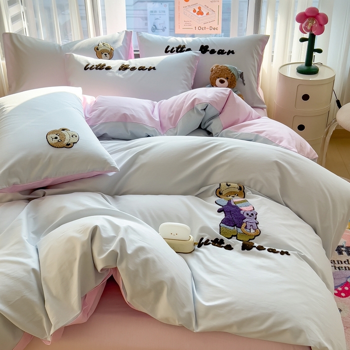 91家纺网 家纺一手货源 找家纺 （总）斯尔顿 2025年新款全棉四件套毛巾绣13372纯棉绣花三件套学生套装NB熊系列