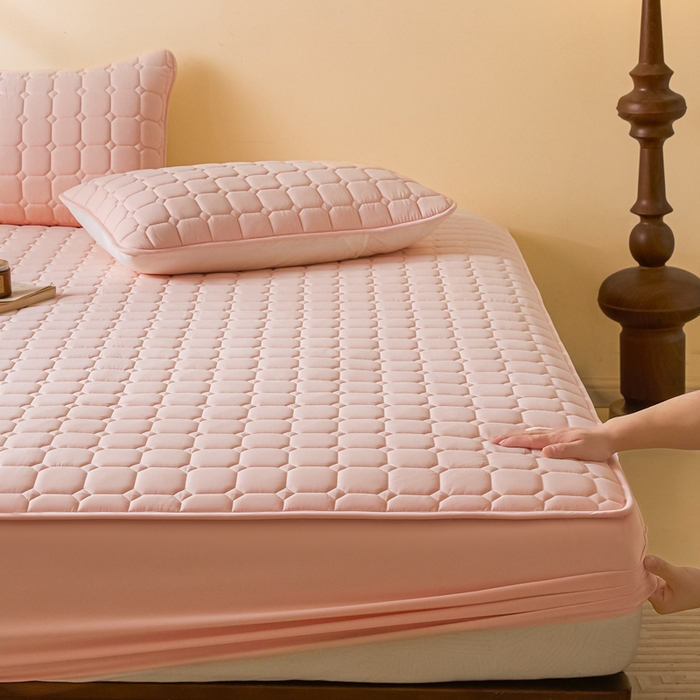 91家纺网 家纺一手货源 找家纺 鑫钰2025新款防水加厚夹棉原棉床笠防滑隔脏床垫套保护罩 简格-优雅粉