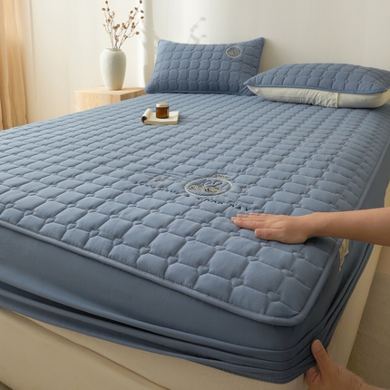 鑫钰2025新款刺绣加厚夹棉床笠--小天鹅 小天鹅-宾利蓝