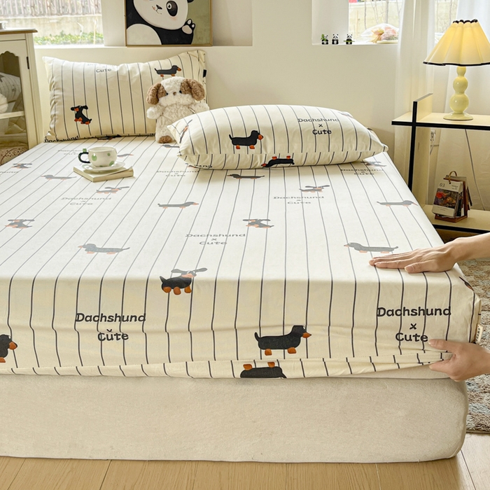 91家纺网 家纺一手货源 找家纺 鑫钰 2025新款纯棉老粗布单床笠-卡通系列 腊肠狗