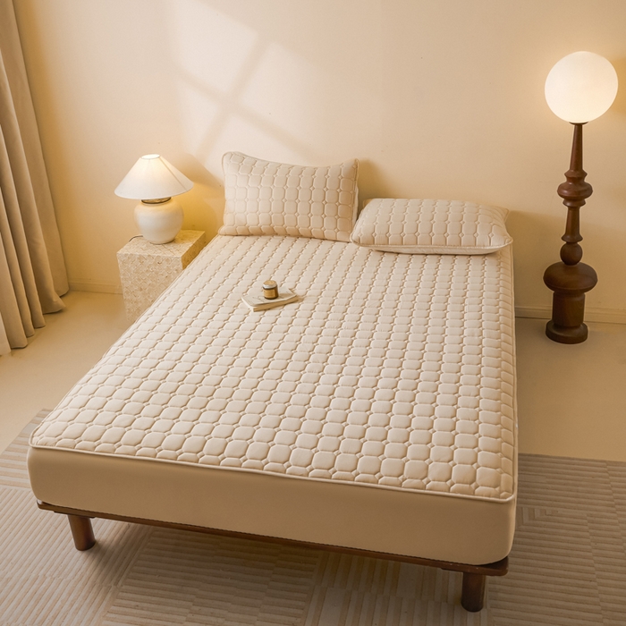 91家纺网 家纺一手货源 找家纺 鑫钰2025新款防水加厚夹棉原棉床笠防滑隔脏床垫套保护罩 简格-香槟驼