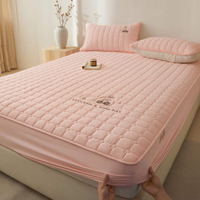 91家纺网 家纺一手货源 找家纺 鑫钰2025新款刺绣加厚夹棉床笠--小天鹅 小天鹅-香妃粉