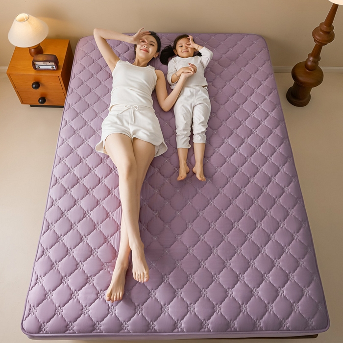 91家纺网 家纺一手货源 找家纺 鑫钰2025新款防水纯棉全棉夹棉床笠--四叶草黄墙 四叶草-紫