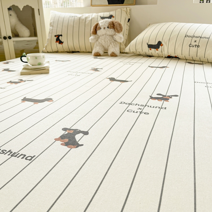 91家纺网 家纺一手货源 找家纺 鑫钰 2025新款纯棉老粗布单床笠-卡通系列 腊肠狗