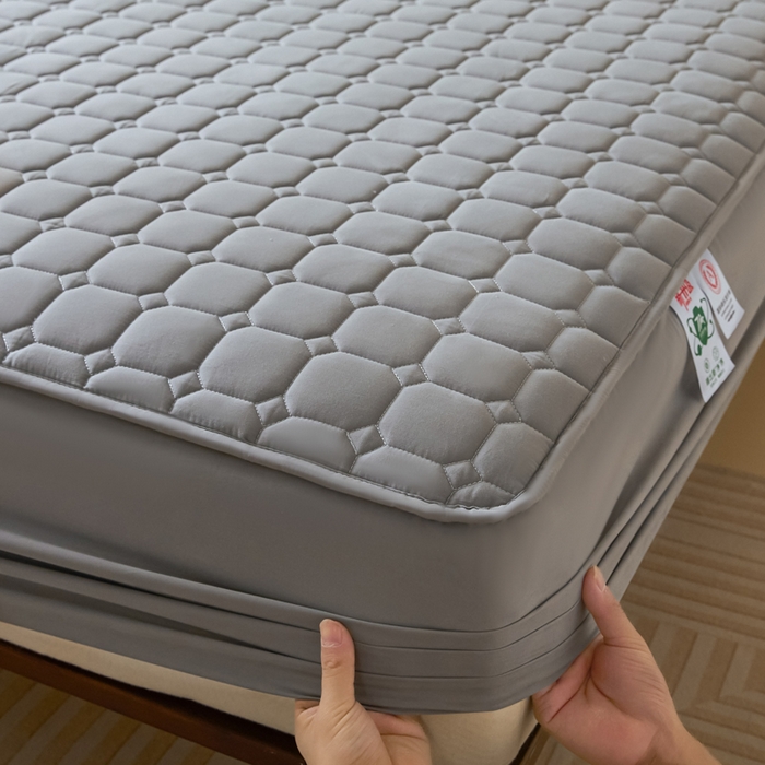 91家纺网 家纺一手货源 找家纺 鑫钰2025新款防水加厚夹棉原棉床笠防滑隔脏床垫套保护罩 简格-绅士灰