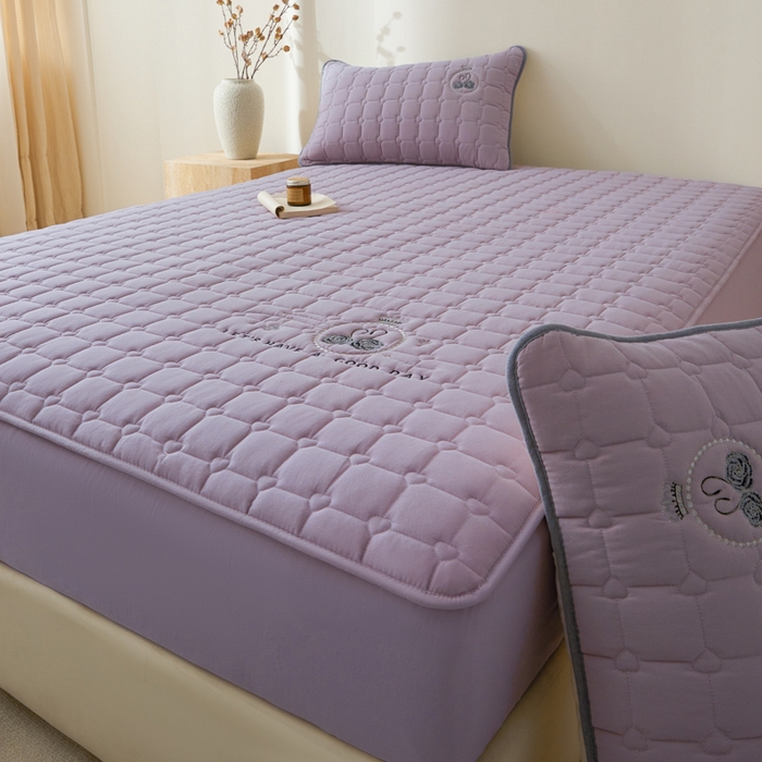 91家纺网 家纺一手货源 找家纺 鑫钰2025新款刺绣加厚夹棉床笠--小天鹅 小天鹅-优雅紫