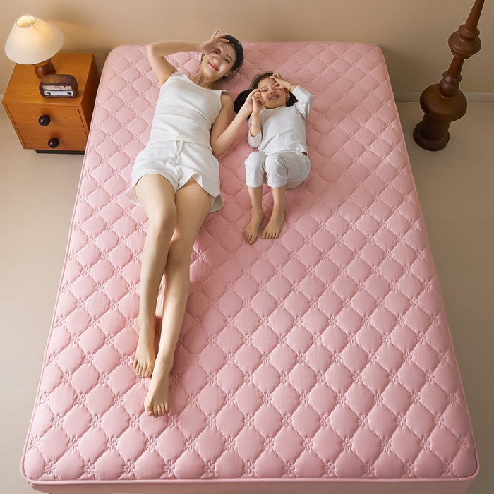 91家纺网 家纺一手货源 找家纺 鑫钰2025新款防水纯棉全棉夹棉床笠--四叶草黄墙 四叶草-粉