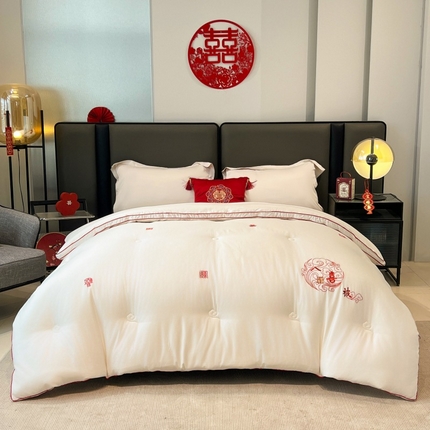 91家纺网 家纺一手货源 找家纺 歌历斯家纺2025新款60s八喜喜庆被婚庆被绣花冬被全棉冬被立体边被子被芯四季被春秋被夏被 八喜被-本白