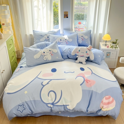 91家纺网 家纺一手货源 找家纺 孩子王家纺2025新款三丽鸥系列全棉活性大版印花卡通学生宿舍四件套（第三批花型） 蝴蝶大耳狗