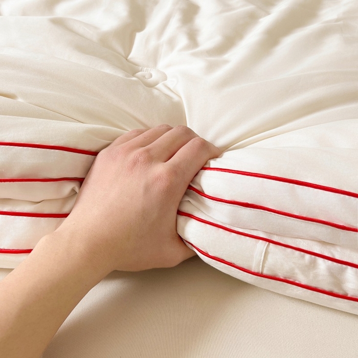 91家纺网 家纺一手货源 找家纺 歌历斯家纺2025新款60s八喜喜庆被婚庆被绣花冬被全棉冬被立体边被子被芯四季被春秋被夏被 八喜被-本白