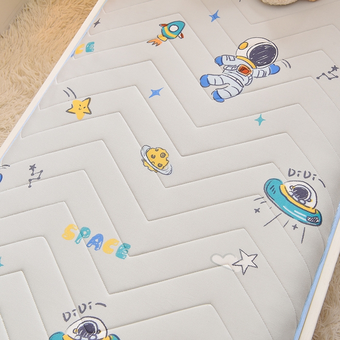 91家纺网 家纺一手货源 找家纺 嗨生活2025新款加厚A类针织面料乳胶床垫幼儿园儿童床垫 宇航火箭