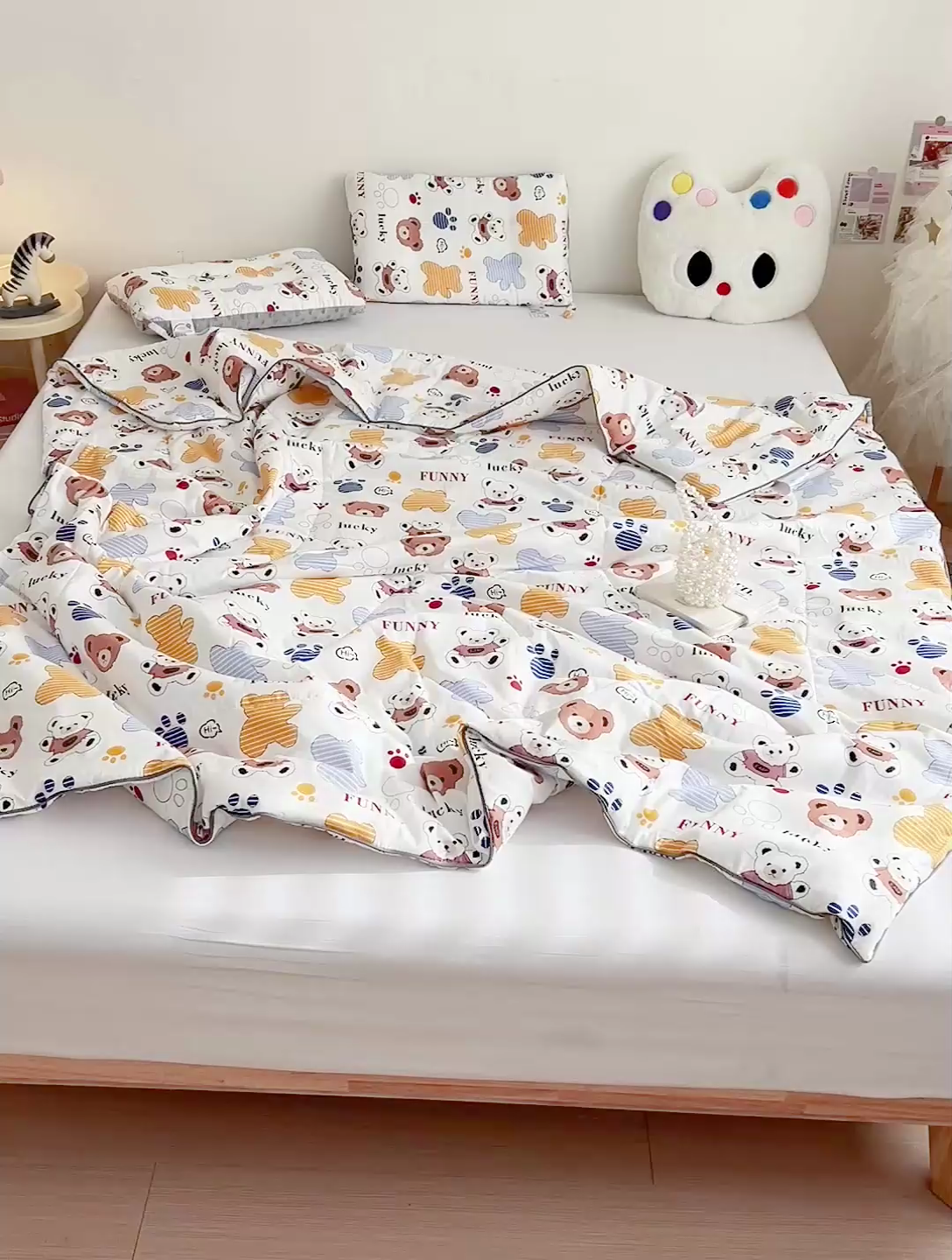 91家纺网 家纺一手货源 找家纺 十九色 2025新款全棉13372ins儿童夏被 饼干熊