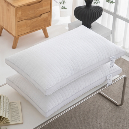 91家纺网 家纺一手货源 找家纺 （总）仁宇枕业 2025新款新品简约跑量实惠款绗绣四方格单边双边舒适枕头枕芯