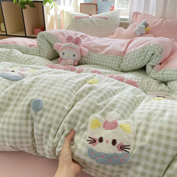 91家纺网 家纺一手货源 找家纺 雨帆家纺 2025新款水洗棉毛巾绣四件套 波点猫绿格