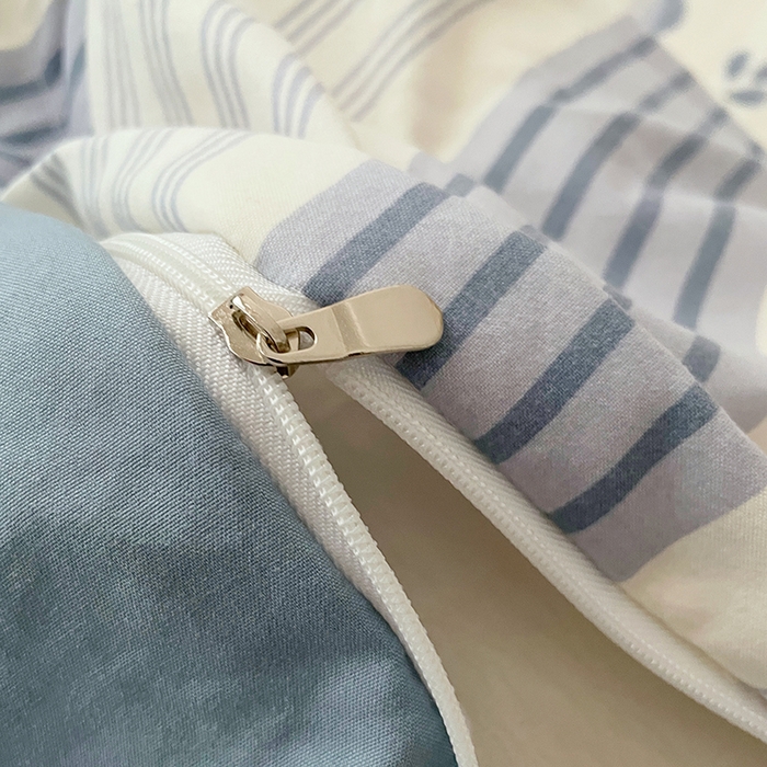 91家纺网 家纺一手货源 找家纺 彩韵 2025新款纯色水洗m毛巾绣四件套 猫咪宝贝