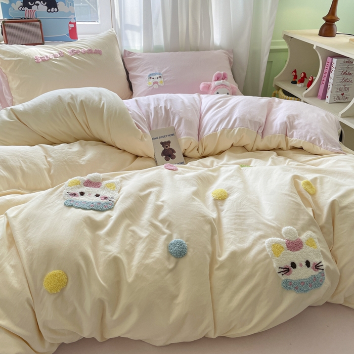 91家纺网 家纺一手货源 找家纺 雨帆家纺 2025新款水洗棉毛巾绣四件套 波点猫奶油粉