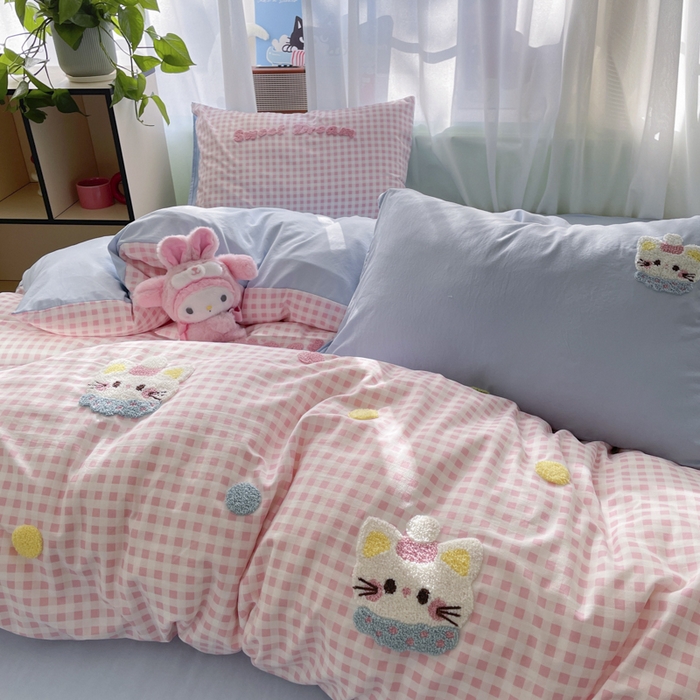 91家纺网 家纺一手货源 找家纺 雨帆家纺 2025新款水洗棉毛巾绣四件套 波点猫粉格