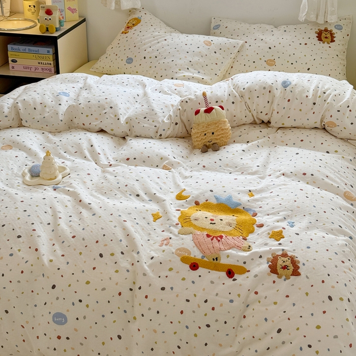 91家纺网 家纺一手货源 找家纺 澳萝拉2025春夏新款全棉纯棉双层纱毛巾绣四件套 萌萌小狮子