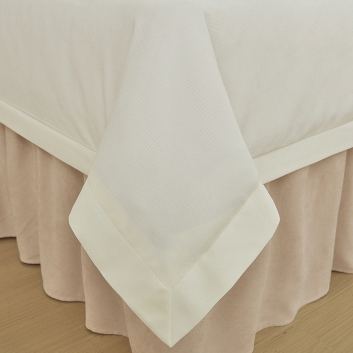 91家纺网 家纺一手货源 找家纺 不打烊家纺 2025新款贡棉美 容床罩印花款-花千城（支持logo定制） 花千城米白色拼卡其色