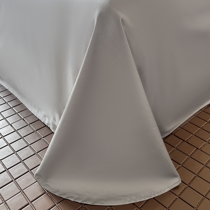 91家纺网 家纺一手货源 找家纺 瑞驰家纺 2025新款长绒棉绣花莱桉系列四件套 莱桉-朵拉灰