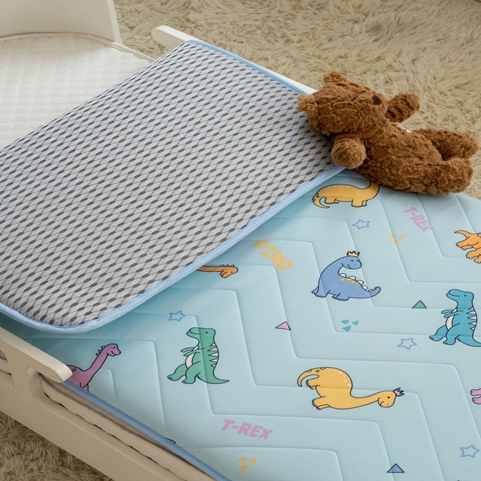 91家纺网 家纺一手货源 找家纺 嗨生活2025新款加厚A类针织面料乳胶床垫幼儿园儿童床垫 皇冠恐龙