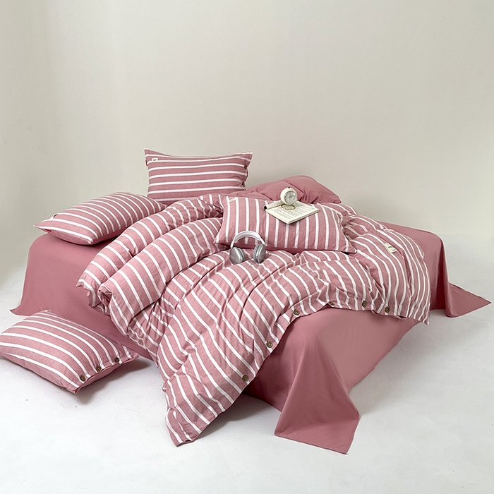 91家纺网 家纺一手货源 找家纺 睡美美 2025新款加厚色织水洗棉印染条纹四件套 复古红条