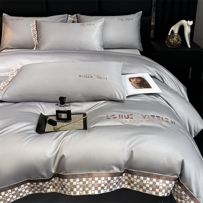 91家纺网 家纺一手货源 找家纺 （总）瑞驰家纺 2025新款长绒棉绣花棋盘格系列四件套