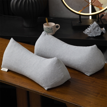 91家纺网 家纺一手货源 找家纺 仁宇枕业 2025新款新品 无印风全棉条纹三角菱形颈椎护颈骨头枕头枕芯
