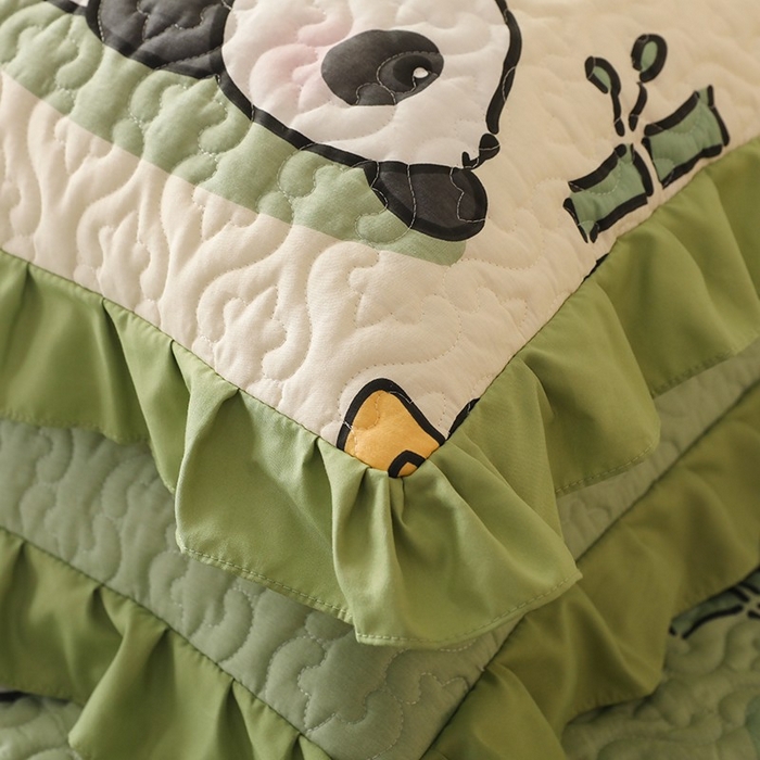 91家纺网 家纺一手货源 找家纺 美达家纺2025新款全棉蕾丝边单床盖 熊猫戏水