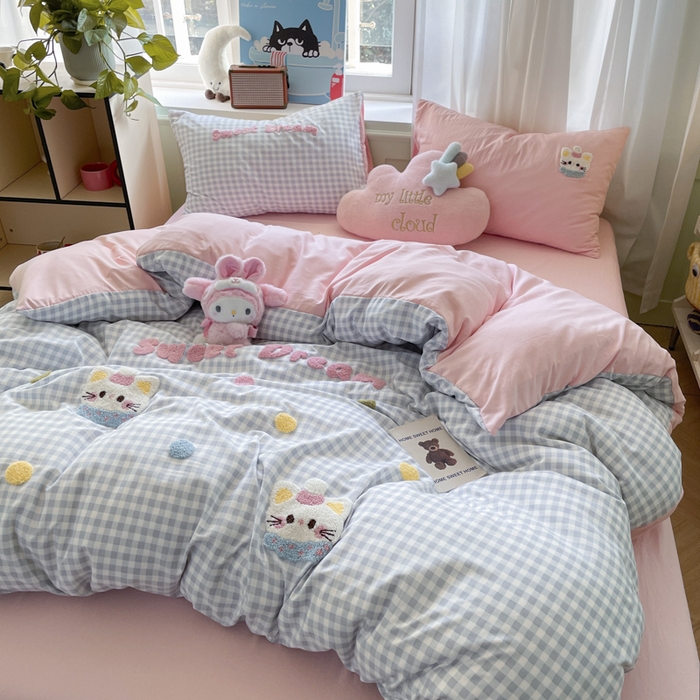 91家纺网 家纺一手货源 找家纺 雨帆家纺 2025新款水洗棉毛巾绣四件套 波点猫蓝格