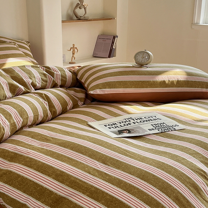 91家纺网 家纺一手货源 找家纺 睡美美 2025新款加厚色织水洗棉印染条纹四件套 栗子茶棕