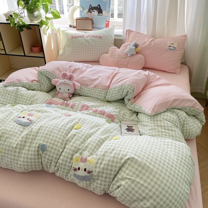 91家纺网 家纺一手货源 找家纺 雨帆家纺 2025新款水洗棉毛巾绣四件套 波点猫绿格