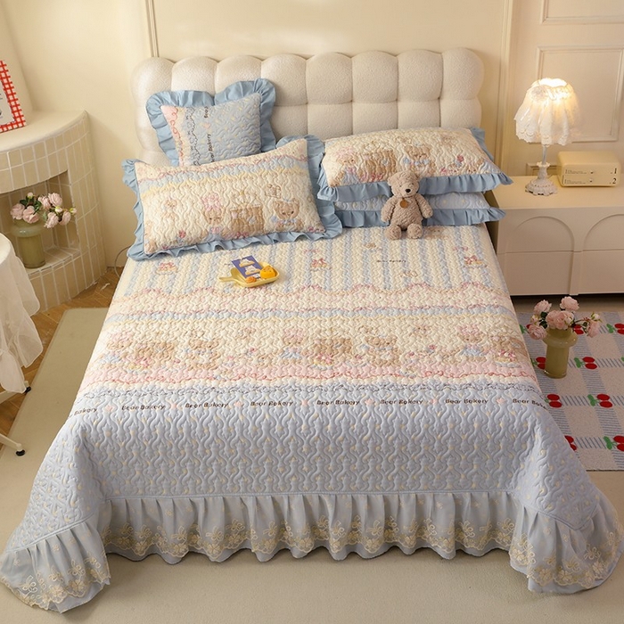 91家纺网 家纺一手货源 找家纺 美达家纺2025新款全棉蕾丝边单床盖 熊仔派对