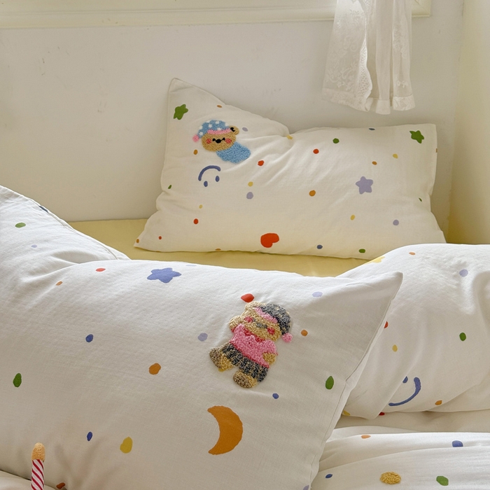 91家纺网 家纺一手货源 找家纺 澳萝拉2025春夏新款全棉纯棉双层纱毛巾绣四件套 晚安小熊