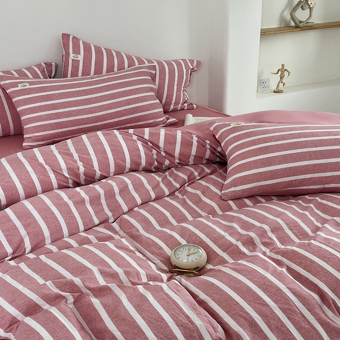 91家纺网 家纺一手货源 找家纺 睡美美 2025新款加厚色织水洗棉印染条纹四件套 复古红条