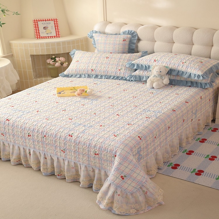 91家纺网 家纺一手货源 找家纺 美达家纺2025新款全棉蕾丝边单床盖 樱桃乐园